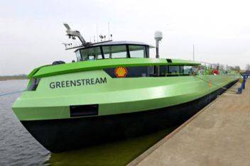 LNG-Tankmotorschiff „Greenstream“ getauft