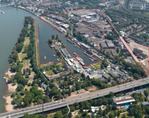 Kein Autosteiger im Hafen Köln-Mülheim