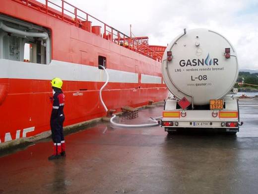 Brunsbüttel baut LNG-Bunkerstation auf