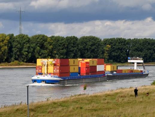 Binnenschifffahrt 2015: Nur der Containerverkehr wächst leicht