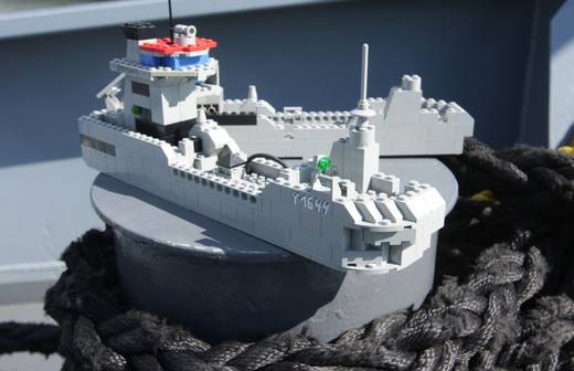 Binnenschiffe zugelassen: Deutscher Marinebund startet Lego-Schiffbauwettbewerb