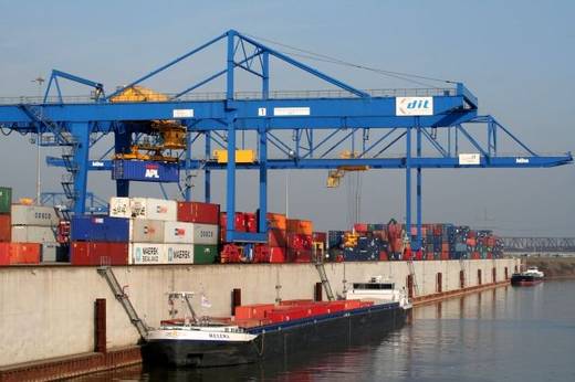 Duisburger Hafen schlägt im ersten Halbjahr 1,8 Millionen Container um