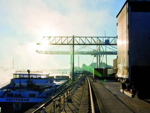 Hafen Bonn startet zwei neue Containerliniendienste