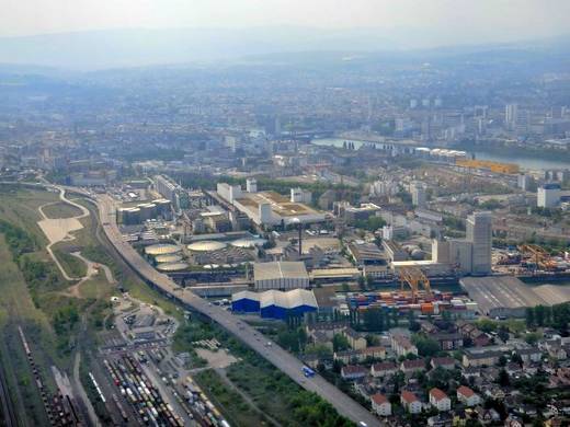 Hafen Basel plant Containerterminal mit SBB Cargo