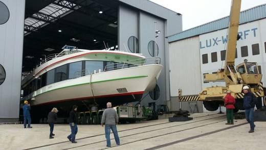 Fahrgastschiff „Kelheim“ in Mondorf zu Wasser gelassen