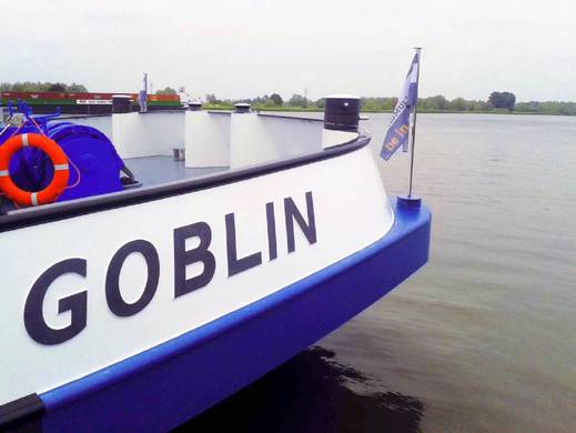 Dieselelektrisches Gütermotorschiff „Goblin“ in Fahrt
