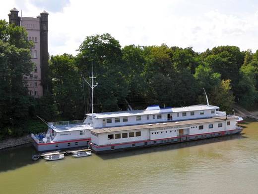 Schulschiff „Rhein“ stellt Fortbildungsporgramm 2014 bereit